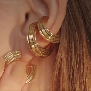 Sophie Churro Gold Ear Cuff🆕